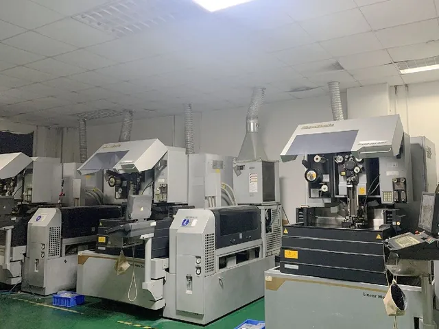 Sodick-Drahterodiermaschine